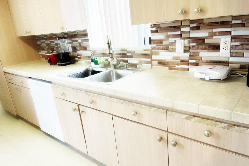 Amazing & Cozy Duplex Near Zoo Miami ! Villa Exteriör bild
