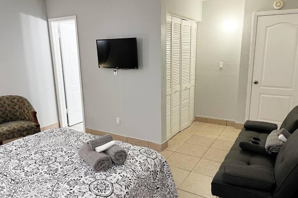 Amazing & Cozy Duplex Near Zoo Miami ! Villa Exteriör bild